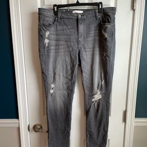 Grey distressed Jean size 1xl